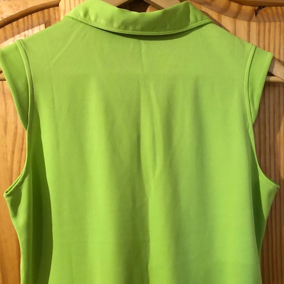 3 for $40 🤩 N•VO by Lanctot Sleeveless Golf Shirt - Picture 2 of 3